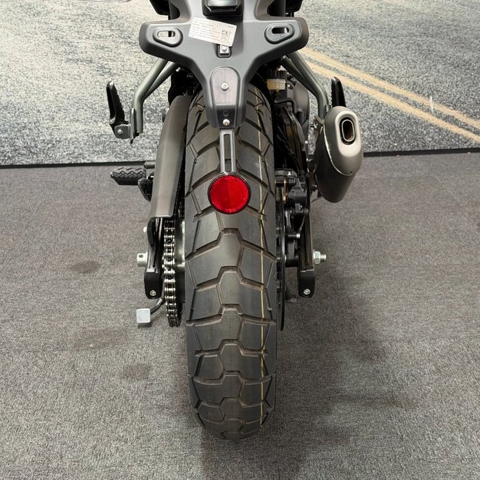 2025 Royal Enfield HIMALAYAN 450 White