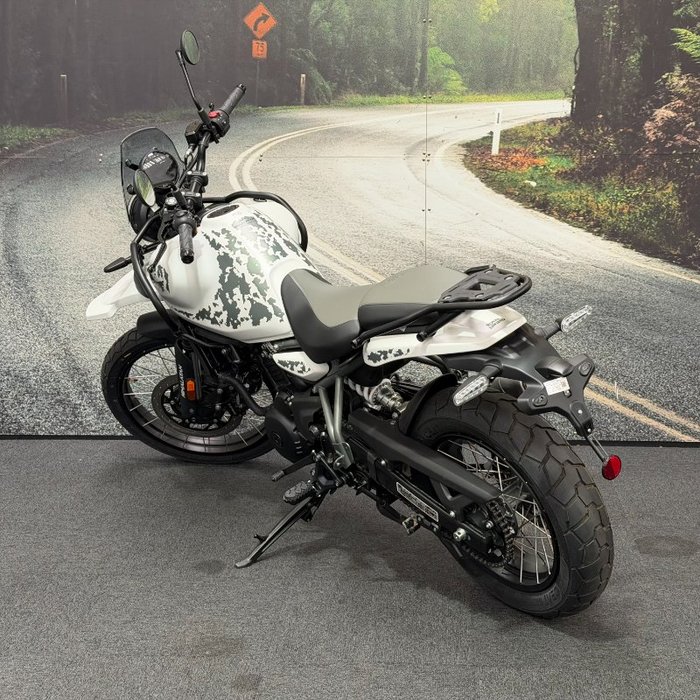 2025 Royal Enfield HIMALAYAN 450 White