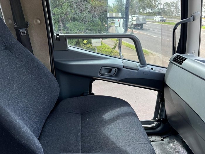 2013 Fuso Fighter 1024 1024 WHITE