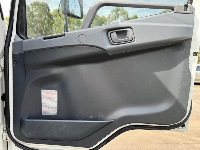 2013 Fuso Fighter 1024 1024 WHITE