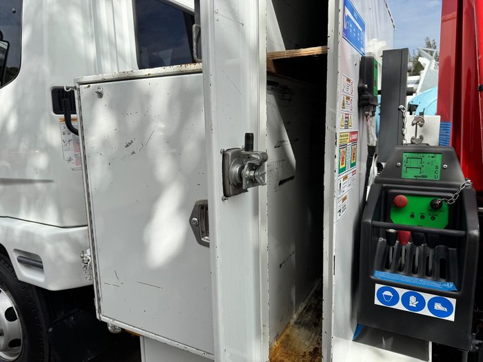 2013 Fuso Fighter 1024 1024 WHITE