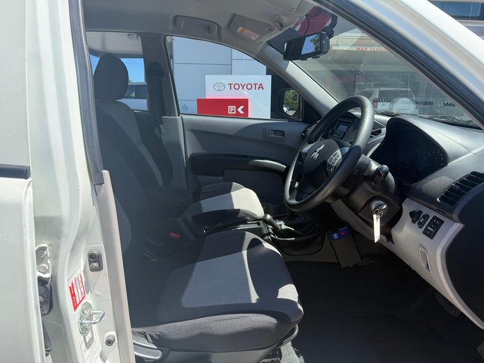 2011 Mitsubishi Triton GLX MN MY11 4X4 Dual Range White