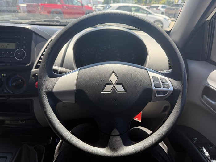 2011 Mitsubishi Triton GLX MN MY11 4X4 Dual Range White