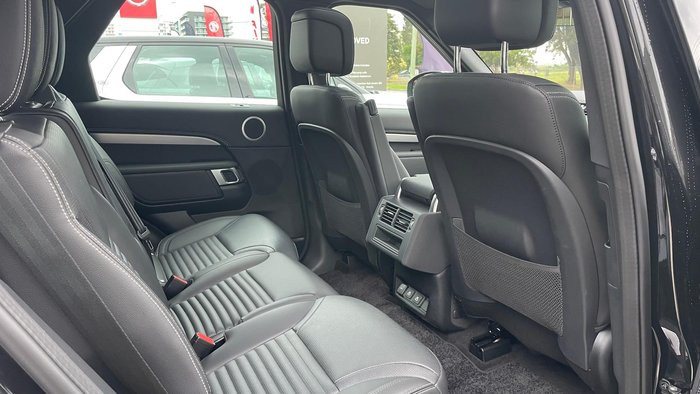 2024 Land Rover Discovery P360 Dynamic SE Series 5 MY24 4X4 Santorini Black