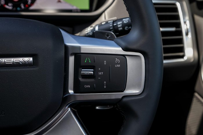 2024 Land Rover Discovery P360 Dynamic SE