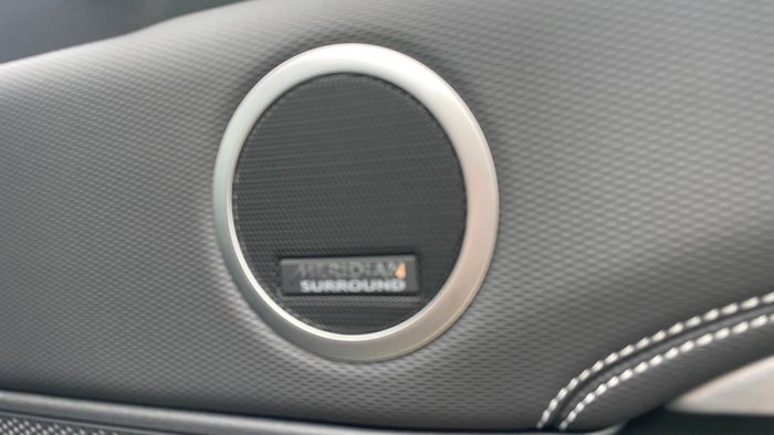 2024 Land Rover Discovery P360 Dynamic SE Series 5 MY24 4X4 Santorini Black