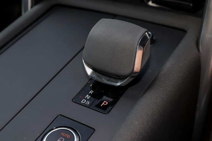 2024 Land Rover Discovery P360 Dynamic SE