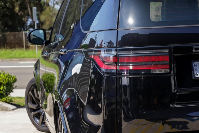 2024 Land Rover Discovery P360 Dynamic SE