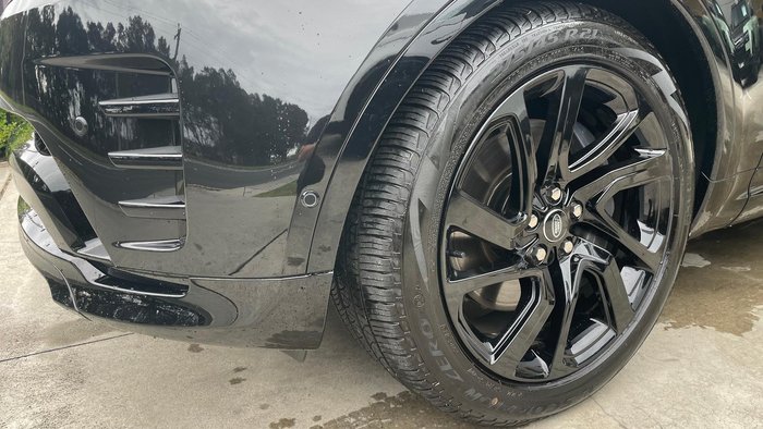 2024 Land Rover Discovery P360 Dynamic SE Series 5 MY24 4X4 Santorini Black