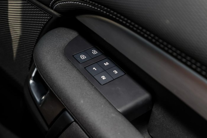 2024 Land Rover Discovery P360 Dynamic SE