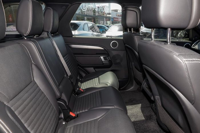 2024 Land Rover Discovery P360 Dynamic SE