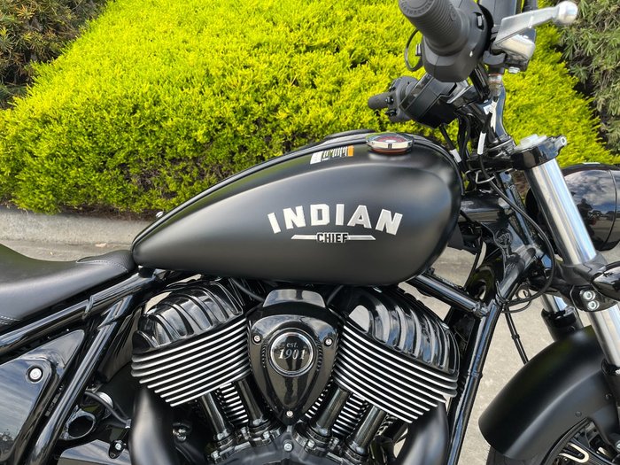 2024 Indian CHIEF DARK HORSE Black