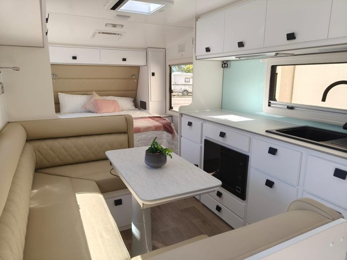 2025 JB Caravans Dirt Road Xtreme 21' Rear Door Club Lounge