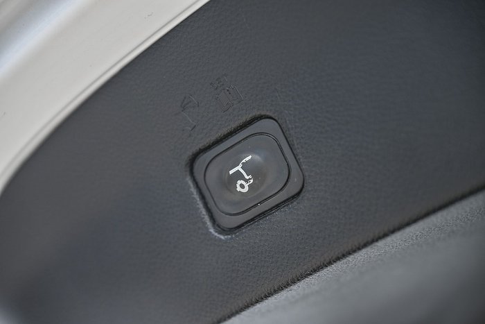 2022 Ford Everest Titanium