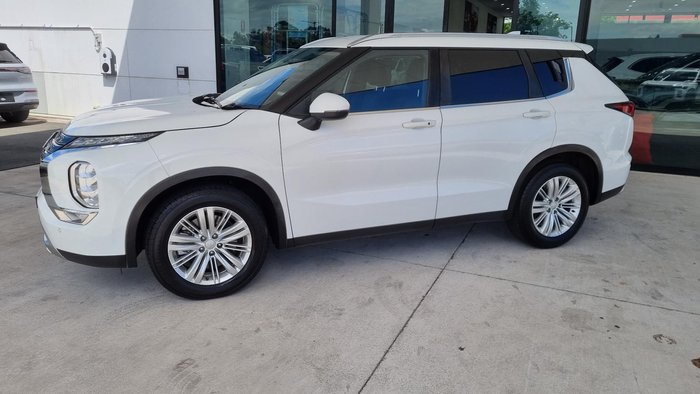 2022 Mitsubishi Outlander LS