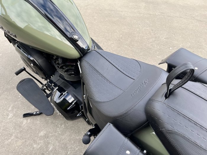 2025 Indian SUPER CHIEF DARK HORSE Green
