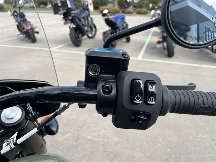 2025 Indian SUPER CHIEF DARK HORSE Green