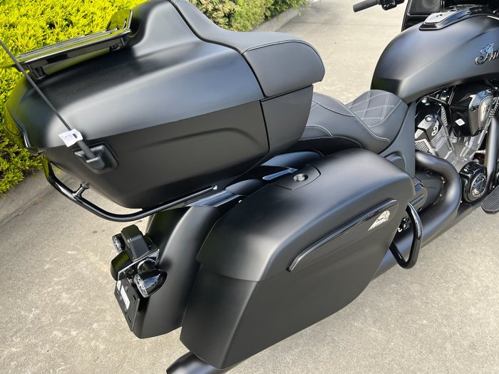 2025 Indian PURSUIT DARK HORSE PREMIUM Black