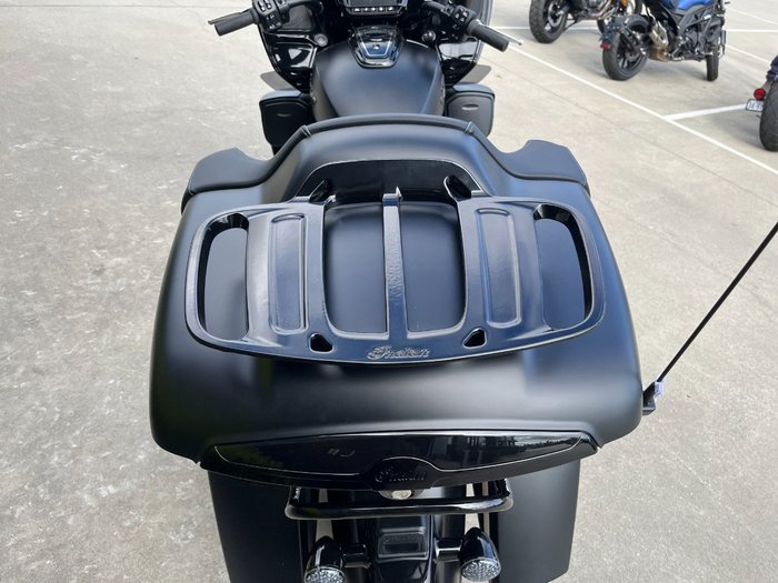 2025 Indian PURSUIT DARK HORSE PREMIUM Black