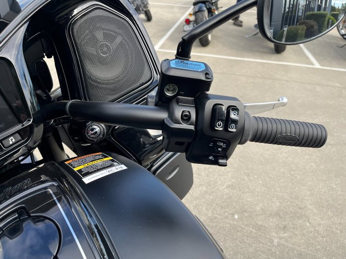 2025 Indian PURSUIT DARK HORSE PREMIUM Black