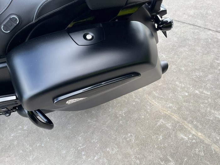 2025 Indian PURSUIT DARK HORSE PREMIUM Black