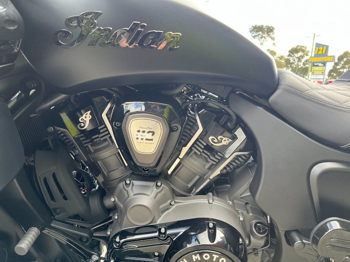 2025 Indian PURSUIT DARK HORSE PREMIUM Black