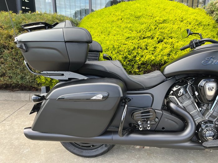 2025 Indian PURSUIT DARK HORSE PREMIUM Black