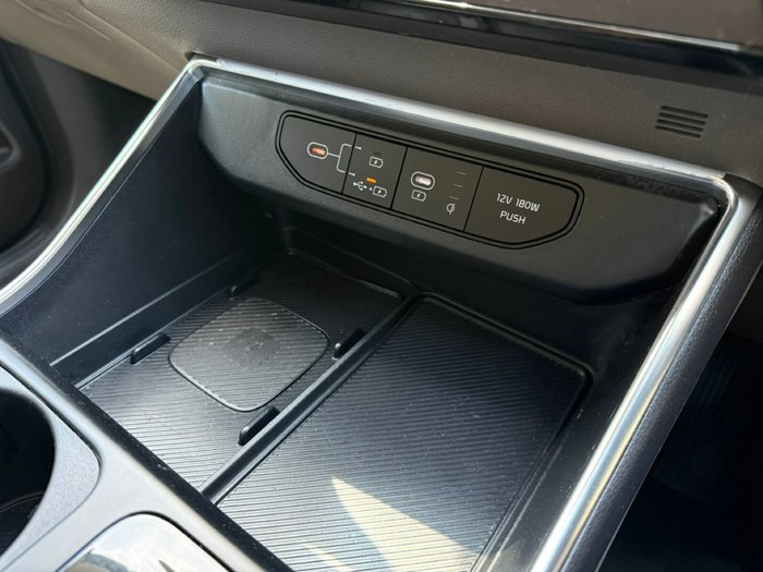 2024 Kia Carnival GT-Line HEV