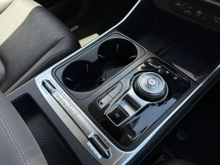 2024 Kia Carnival GT-Line HEV