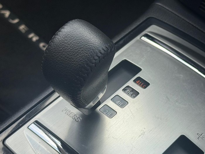 2016 Mitsubishi Pajero GLS