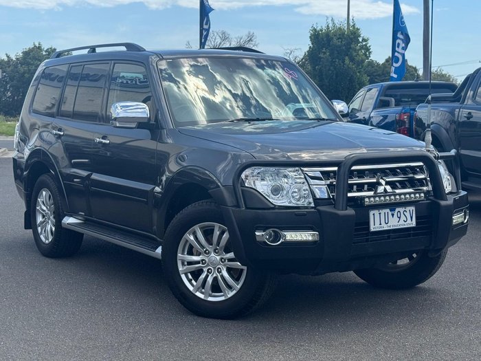 2016 Mitsubishi Pajero GLS