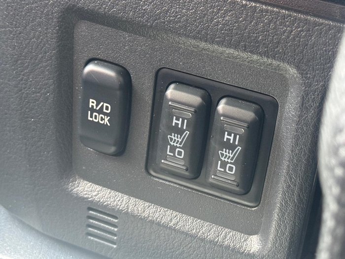 2016 Mitsubishi Pajero GLS