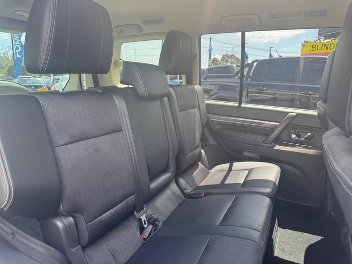 2016 Mitsubishi Pajero GLS