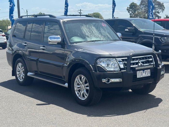 2016 Mitsubishi Pajero GLS