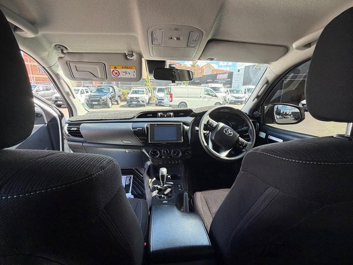 2020 Toyota Hilux SR