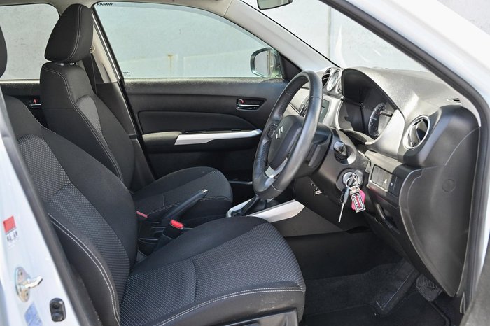 2016 Suzuki Vitara RT-S LY Cool White