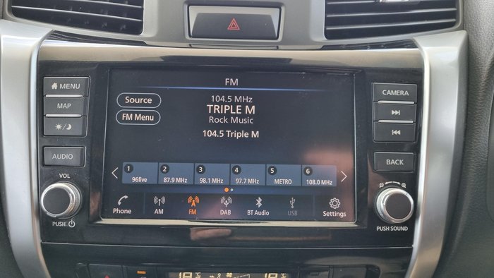 2021 Nissan Navara ST-X