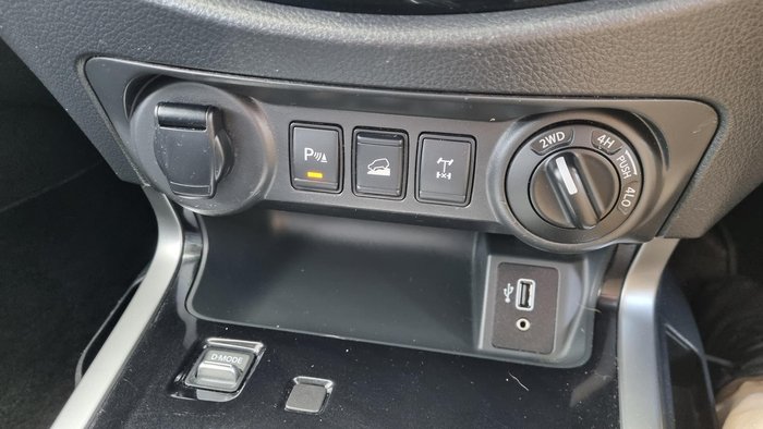 2021 Nissan Navara ST-X