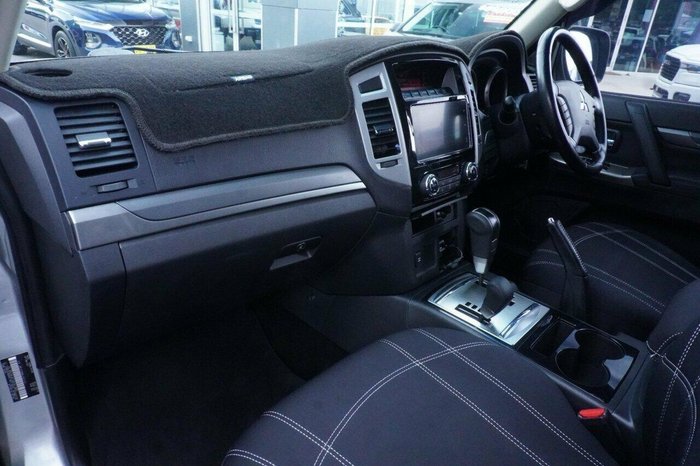 2019 Mitsubishi Pajero GLX