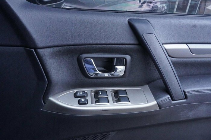 2019 Mitsubishi Pajero GLX