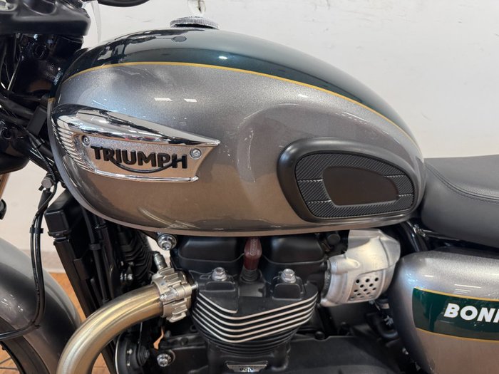 2021 Triumph BONNEVILLE T100 GREEN