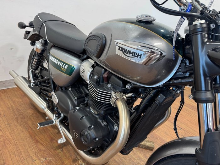 2021 Triumph BONNEVILLE T100 GREEN