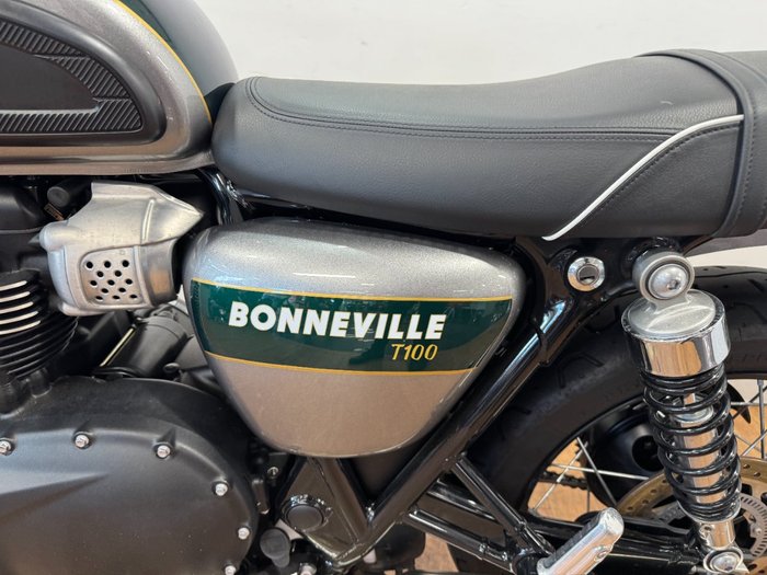 2021 Triumph BONNEVILLE T100 GREEN
