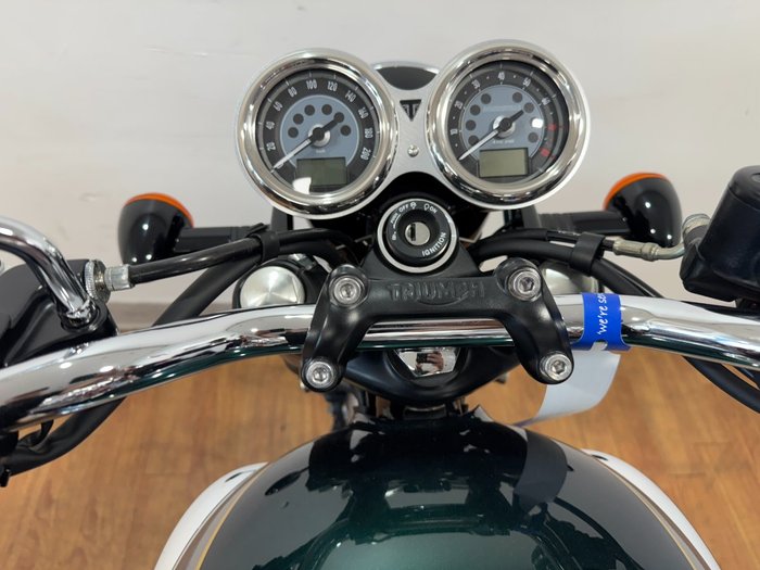 2021 Triumph BONNEVILLE T100 GREEN