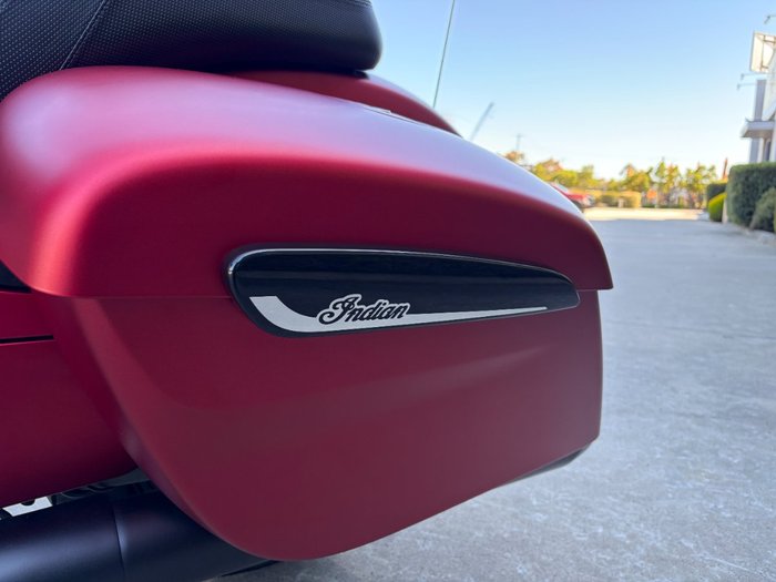 2025 Indian CHIEFTAIN DARK HORSE BLACK METALLIC