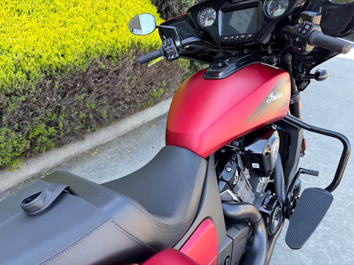 2025 Indian CHIEFTAIN DARK HORSE BLACK METALLIC