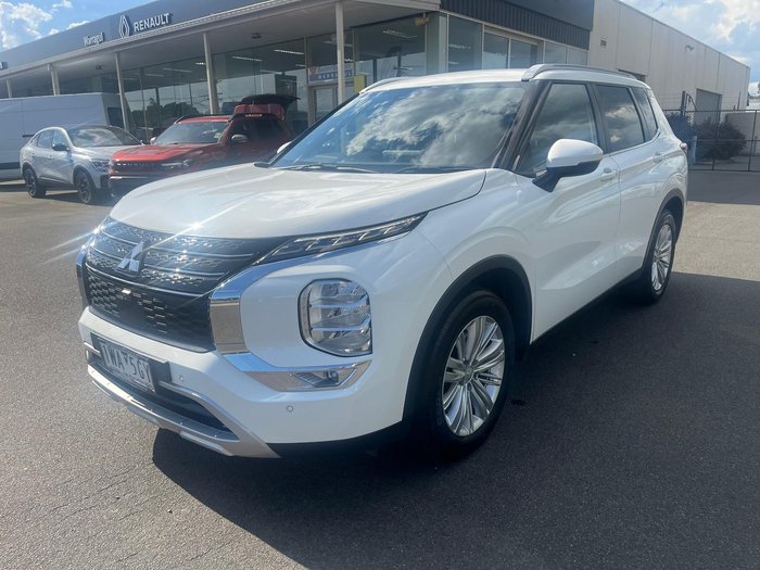 2022 Mitsubishi Outlander LS