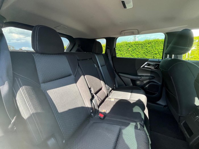 2022 Mitsubishi Outlander LS