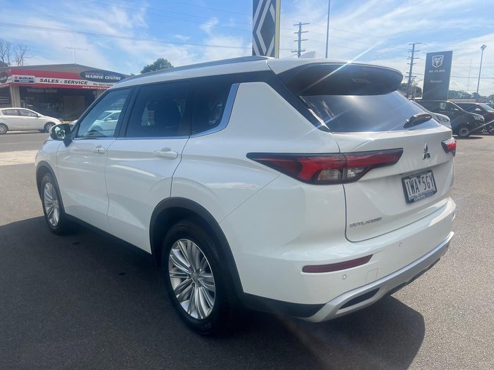 2022 Mitsubishi Outlander LS