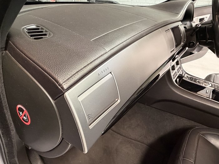 2011 Jaguar XF Luxury